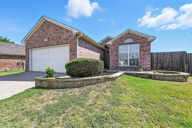$2,500 | 12500 Cottageville Lane, Fort Worth, TX 76244