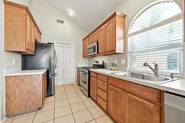 $2,500 | 12500 Cottageville Lane, Fort Worth, TX 76244