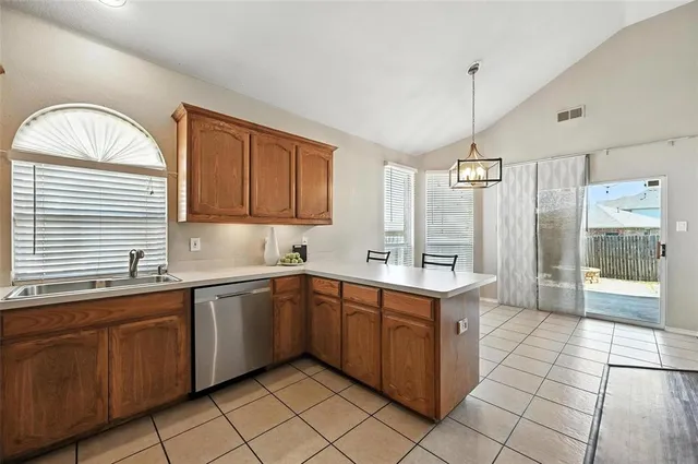 $2,500 | 12500 Cottageville Lane, Fort Worth, TX 76244