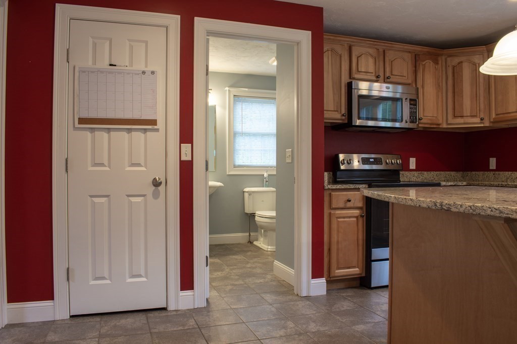 11 Carlson's Way Rutland, MA 01543 - Photo 13 of 40