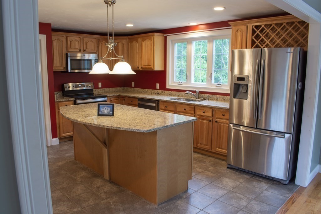 11 Carlson's Way Rutland, MA 01543 - Photo 20 of 40