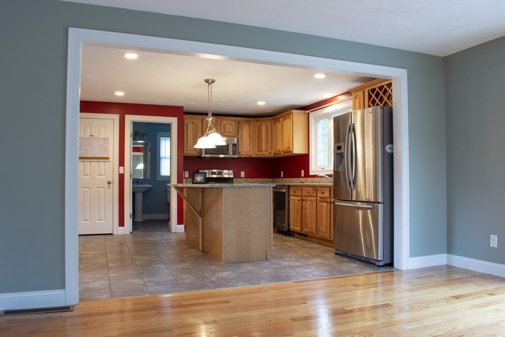 11 Carlson's Way Rutland, MA 01543 - Photo 5 of 40