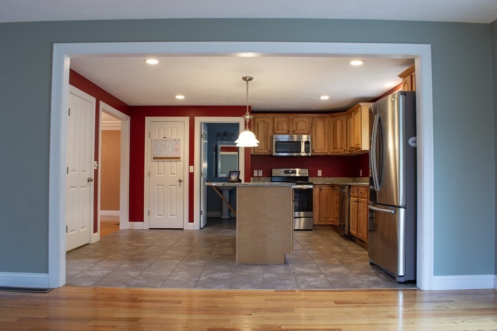 11 Carlson's Way Rutland, MA 01543 - Photo 6 of 40