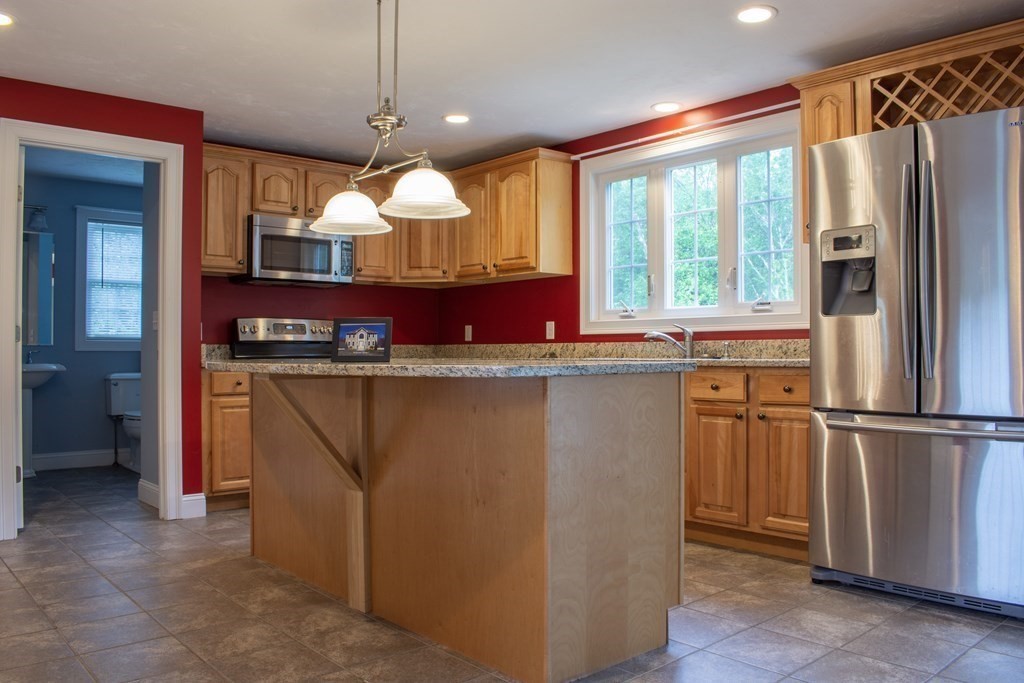 11 Carlson's Way Rutland, MA 01543 - Photo 8 of 40
