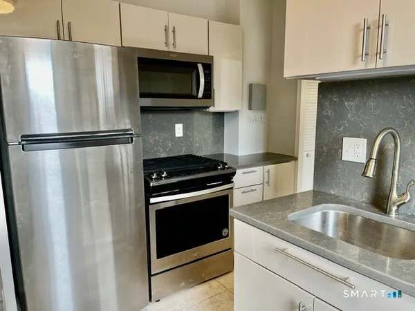 $2,950 | 444 Bedford Street, Unit 9R, Stamford, CT 06901