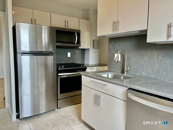 $2,950 | 444 Bedford Street, Unit 9R, Stamford, CT 06901
