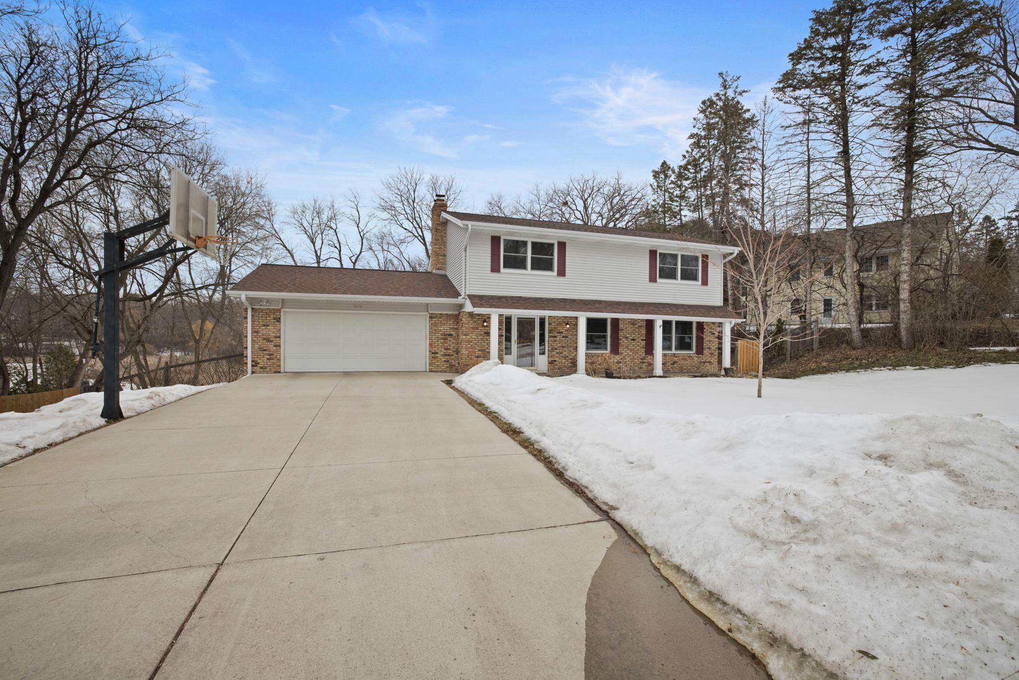 16116 Ringer Road Minnetonka, MN 55391 - Photo 2 of 24