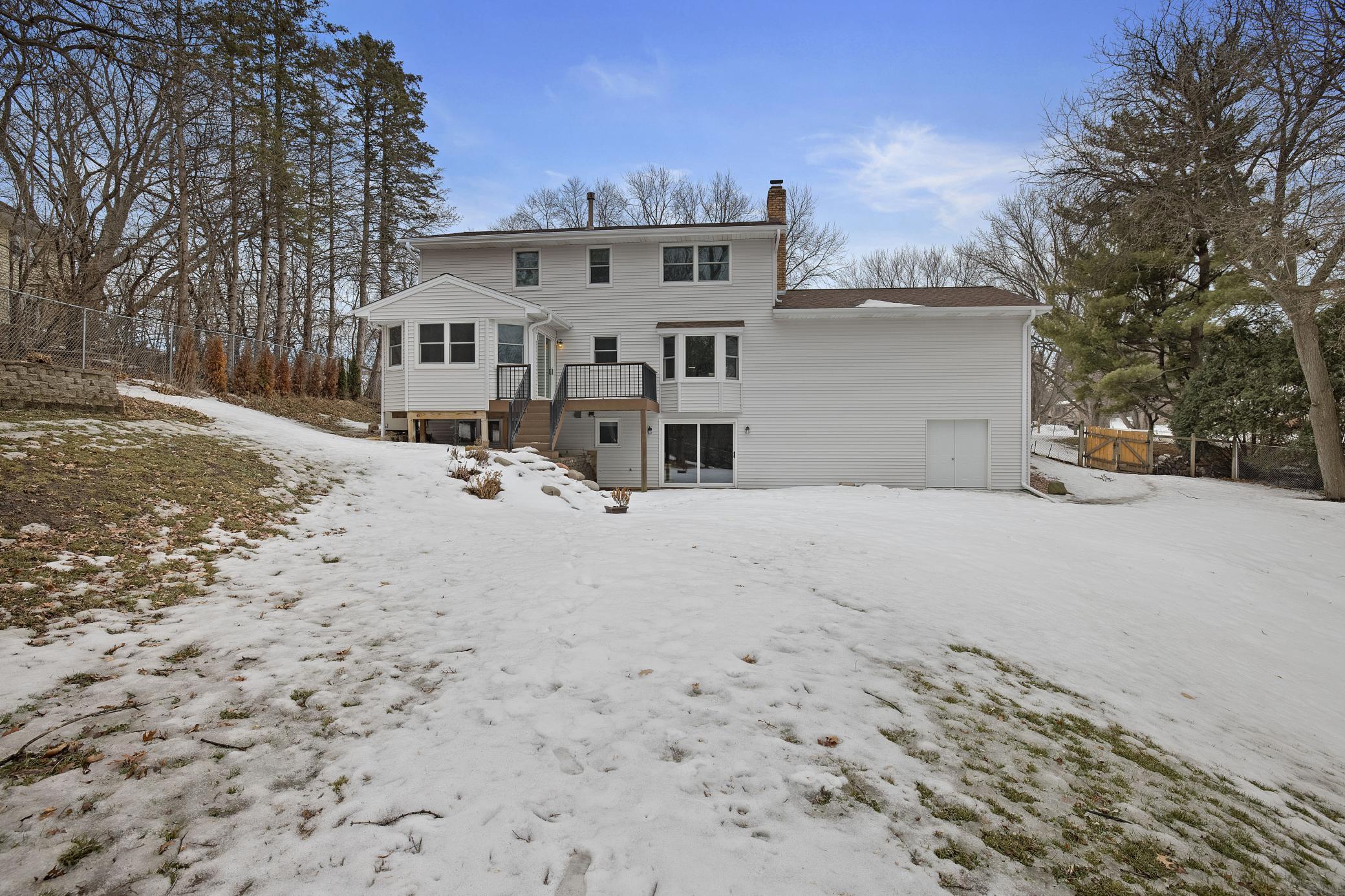 16116 Ringer Road Minnetonka, MN 55391 - Photo 3 of 24