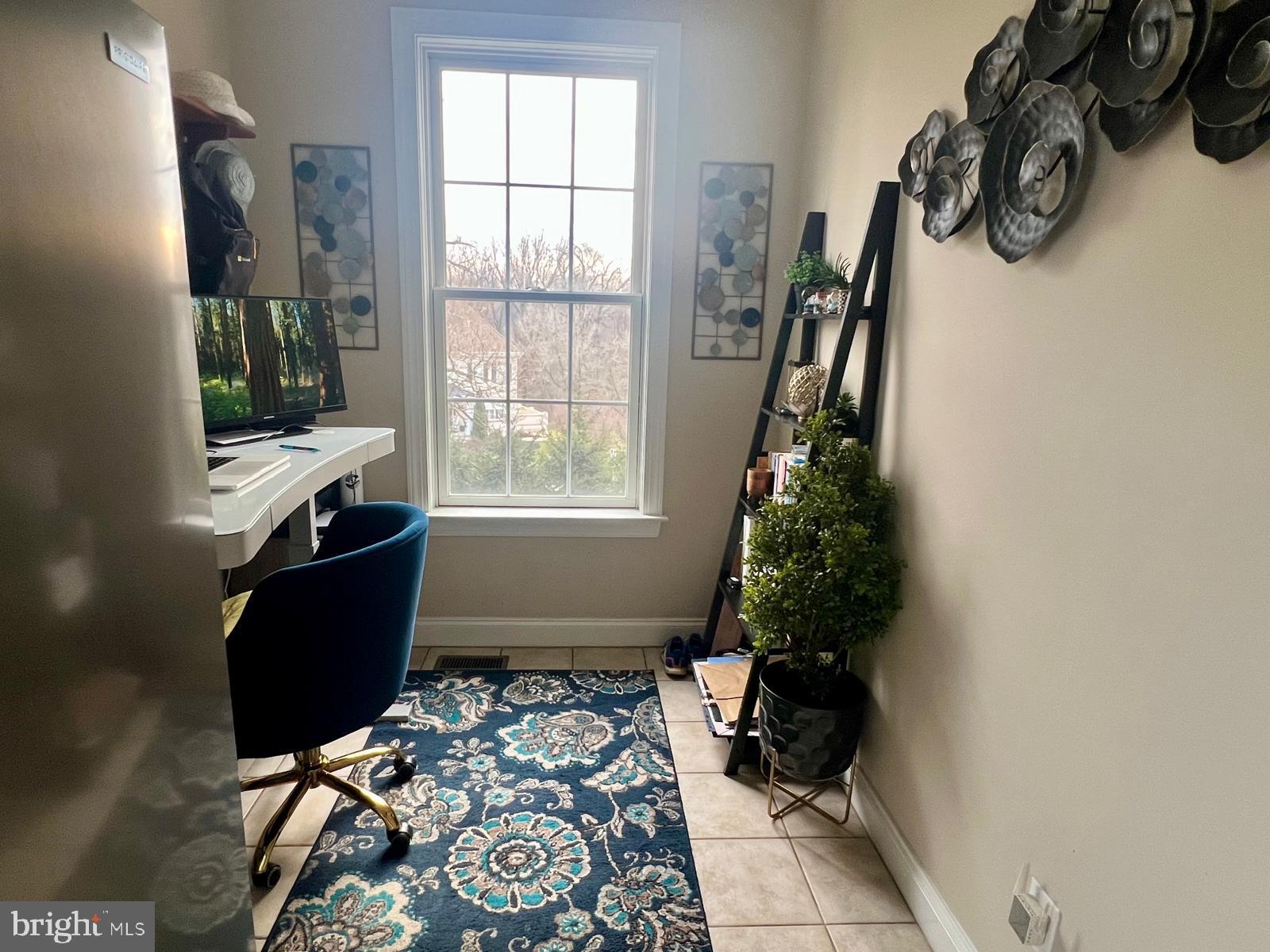 101 Richards Way Avondale, PA 19311 - Photo 21 of 45 a room with furniture and a window