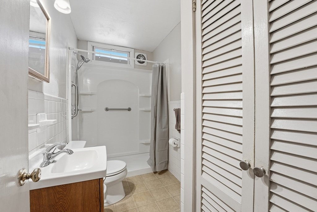 114 Field Street West Springfield, MA 01089 - Photo 20 of 41