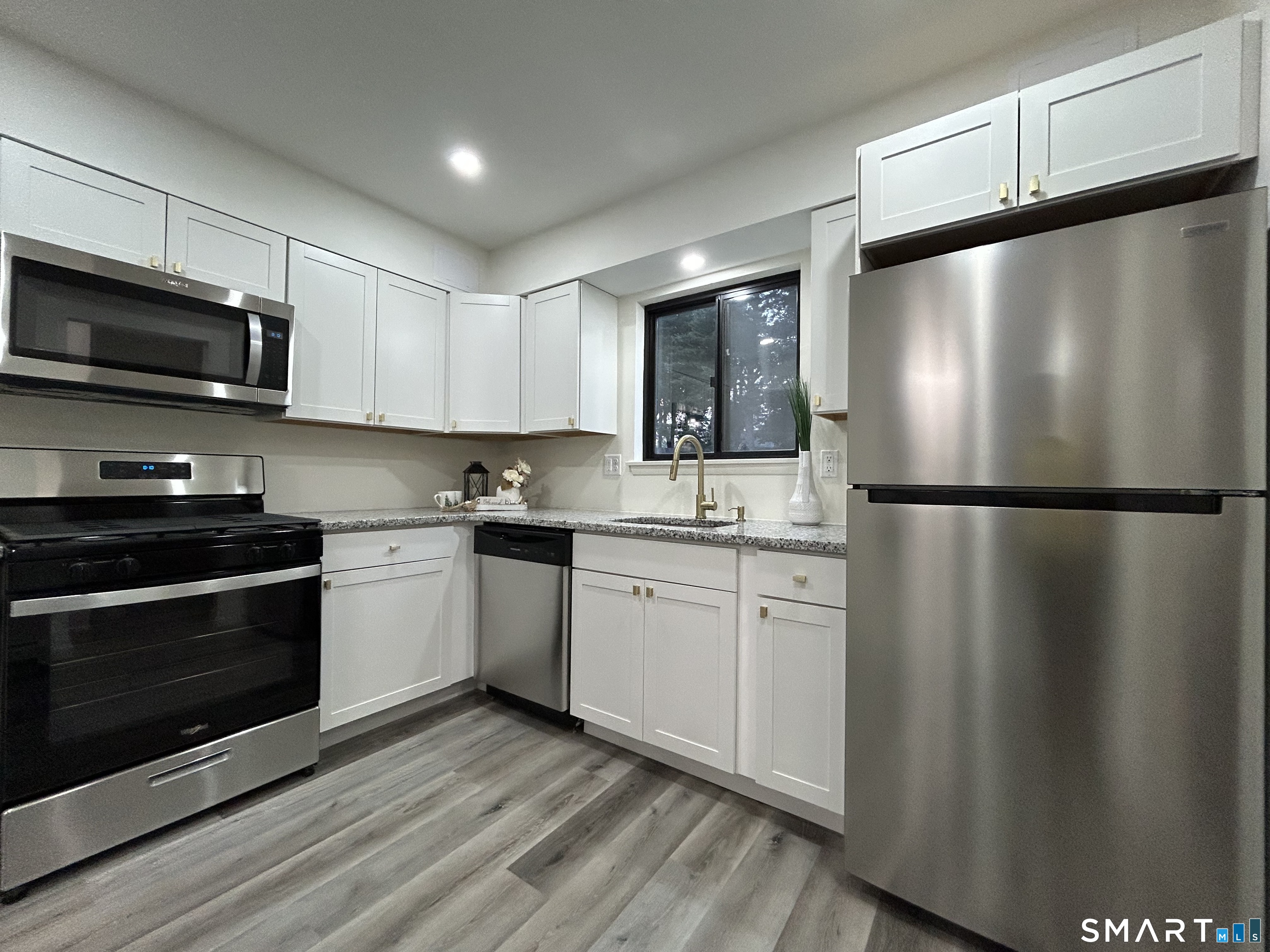 38 Sutton Place, Unit 38 Bloomfield, CT 06002 - Photo 24 of 39