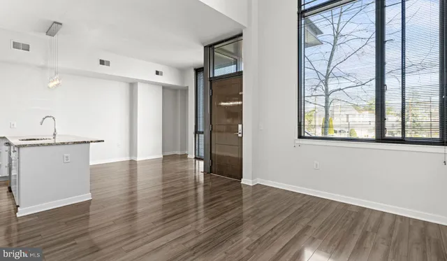 $2,521 | 8300 Wisconsin Avenue, Unit 1B1941, Bethesda, MD 20814