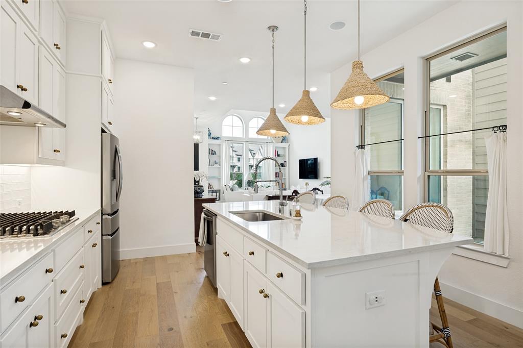 2736 Fiddler Way McKinney, TX 75071 - Photo 12 of 34 Kitchen