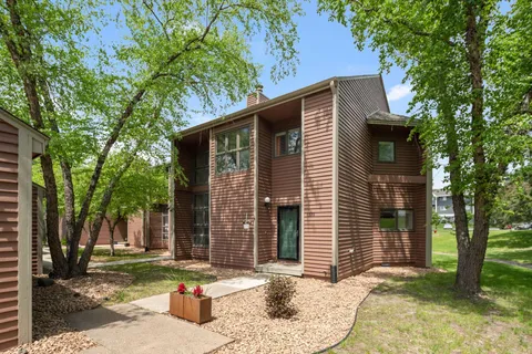 $325,000 | 1335 Spencer Road West, St. Paul, MN 55108