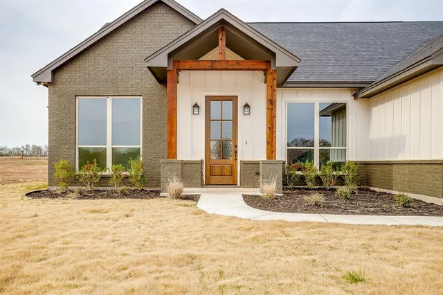 $442,224 | 217 Jimmy Lane, Millsap, TX 76066