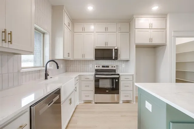 $442,224 | 217 Jimmy Lane, Millsap, TX 76066