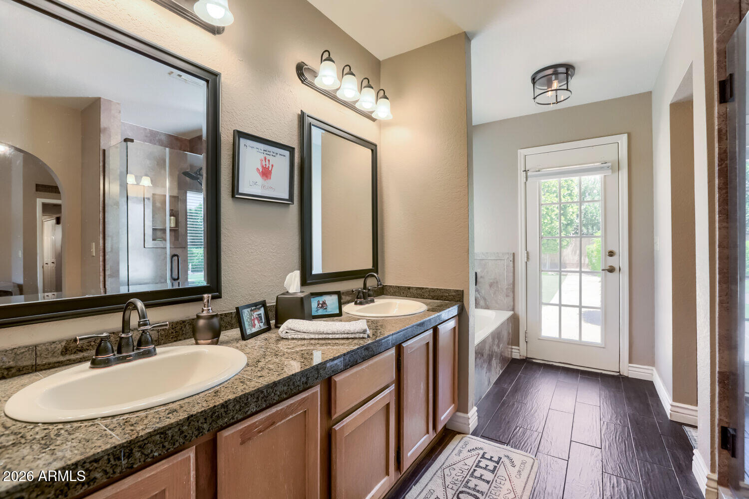 720 East Grandview Road Phoenix, AZ 85022 - Photo 6 of 14 Primary Ensuite