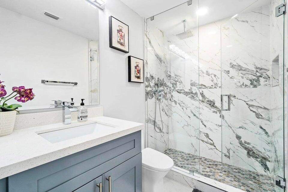 324 Bamboo Road Palm Beach Shores, FL 33404 - Photo 29 of 59 Full Bathroom #2