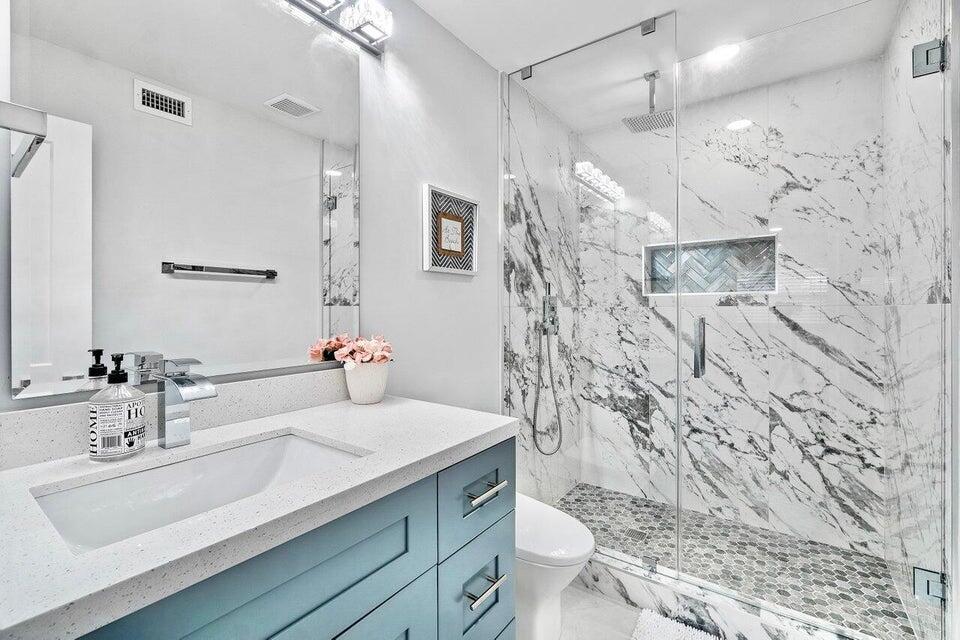 324 Bamboo Road Palm Beach Shores, FL 33404 - Photo 30 of 59 Full Bathroom #3