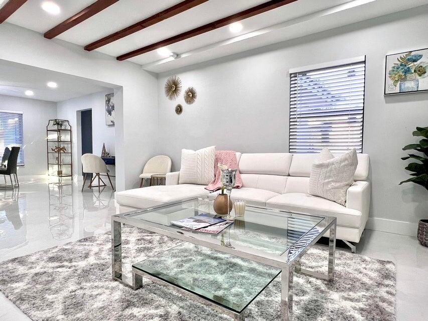 324 Bamboo Road Palm Beach Shores, FL 33404 - Photo 34 of 59 Living Room