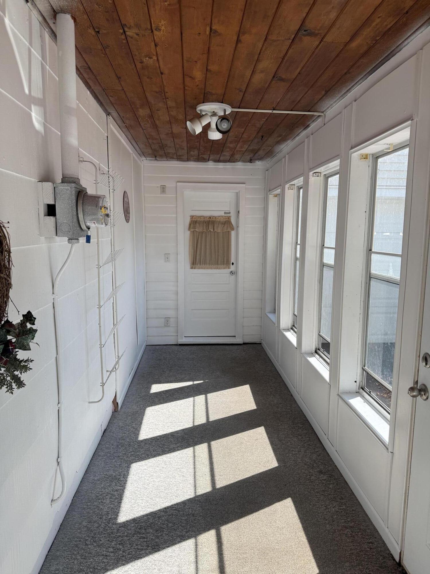 2527 Ashton Road Jackson, MI 49203 - Photo 45 of 55 Ash porch