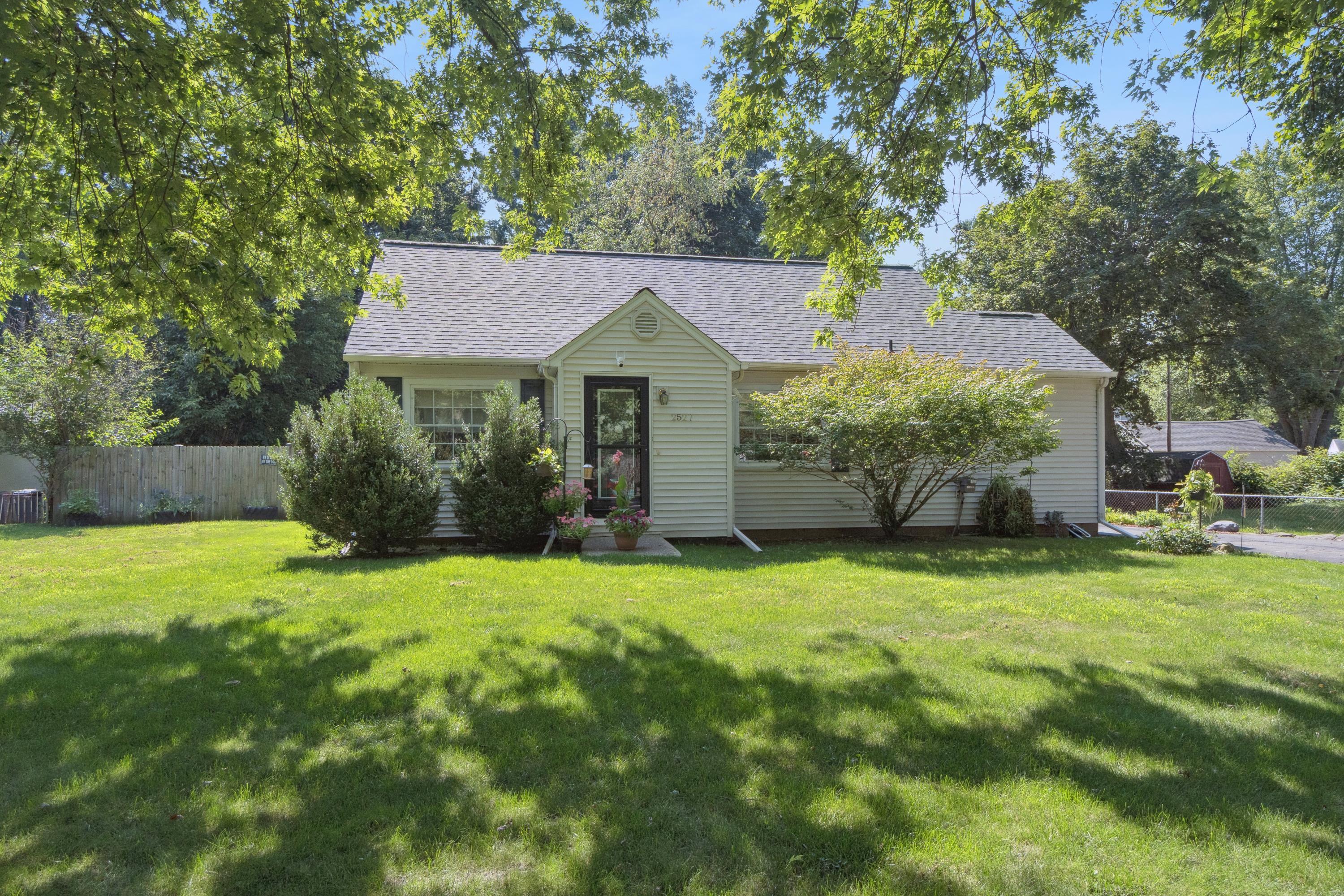 2527 Ashton Road Jackson, MI 49203 - Photo 7 of 55 Ashton front