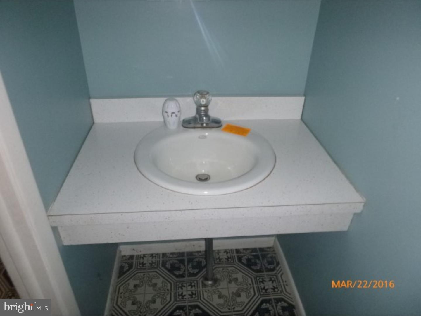 11996 Lockart Road Philadelphia, PA 19116 - Photo 3 of 22 Gallery Image 3