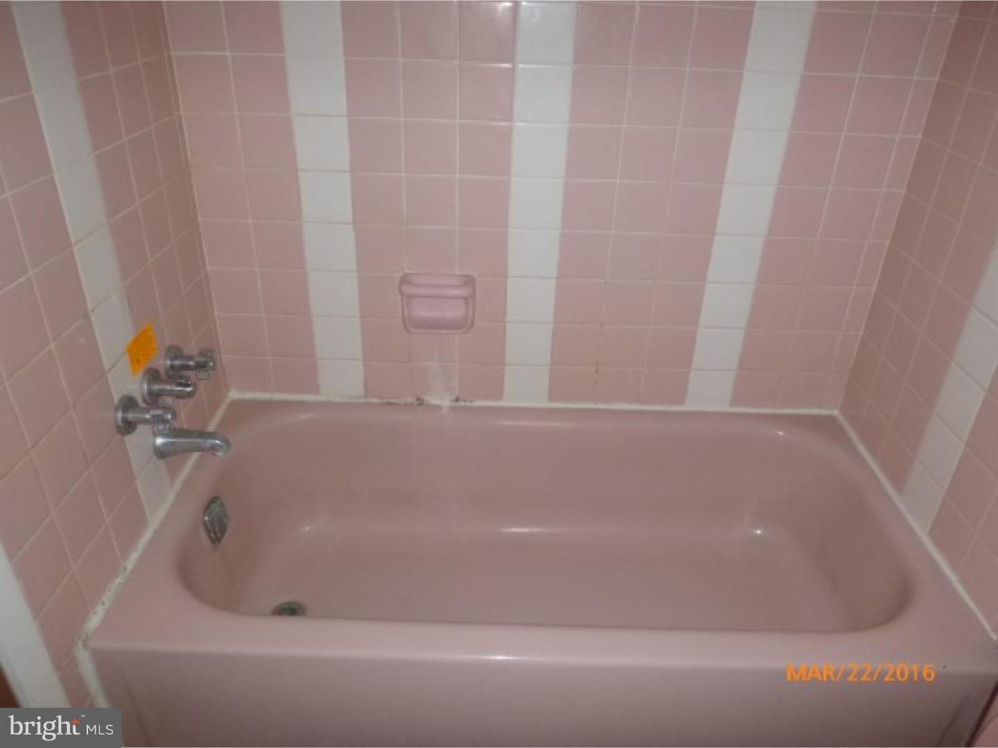 11996 Lockart Road Philadelphia, PA 19116 - Photo 10 of 22 Gallery Image 10
