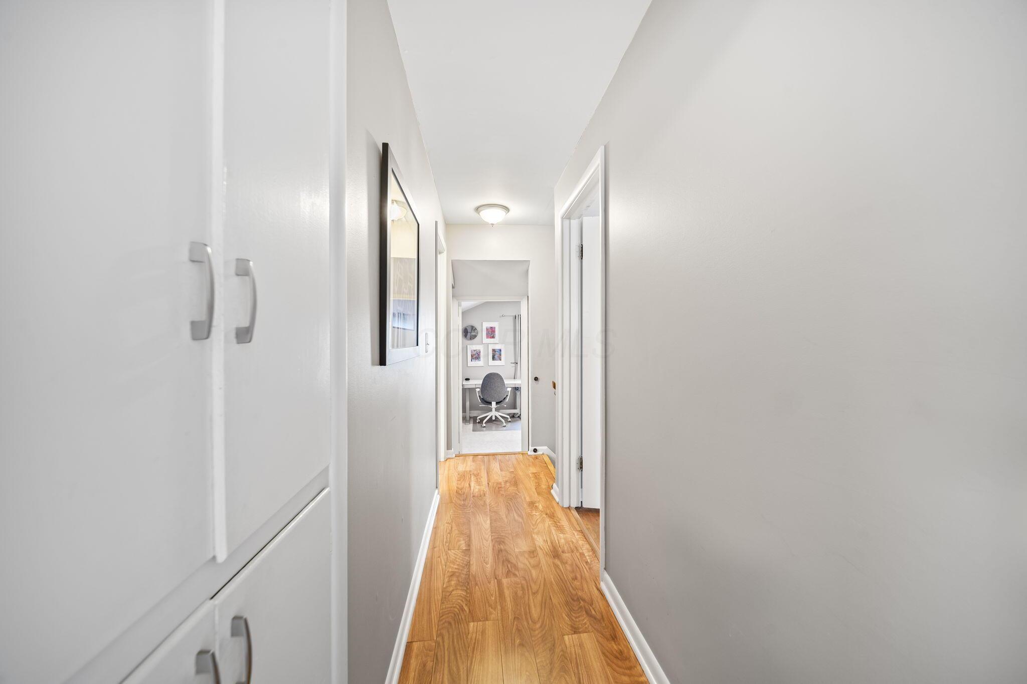 2225 Swansea Road Columbus, OH 43221 - Photo 30 of 62 Hallway