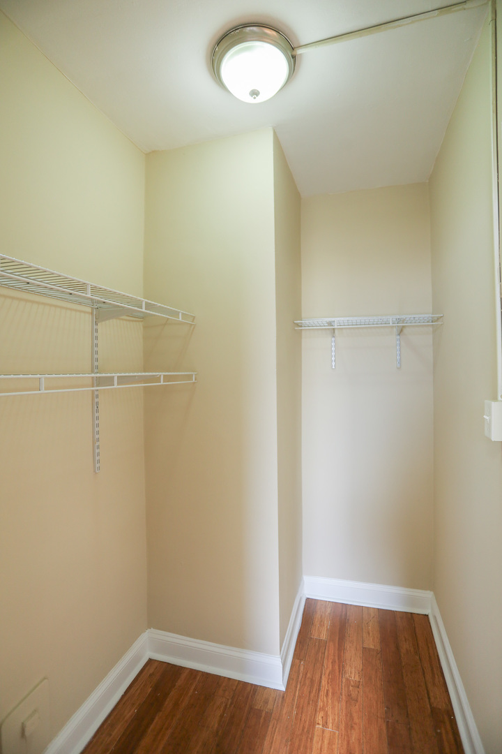 5326 South Cornell Avenue, Unit 511 Chicago, IL 60615 - Photo 5 of 10 a view of a small space