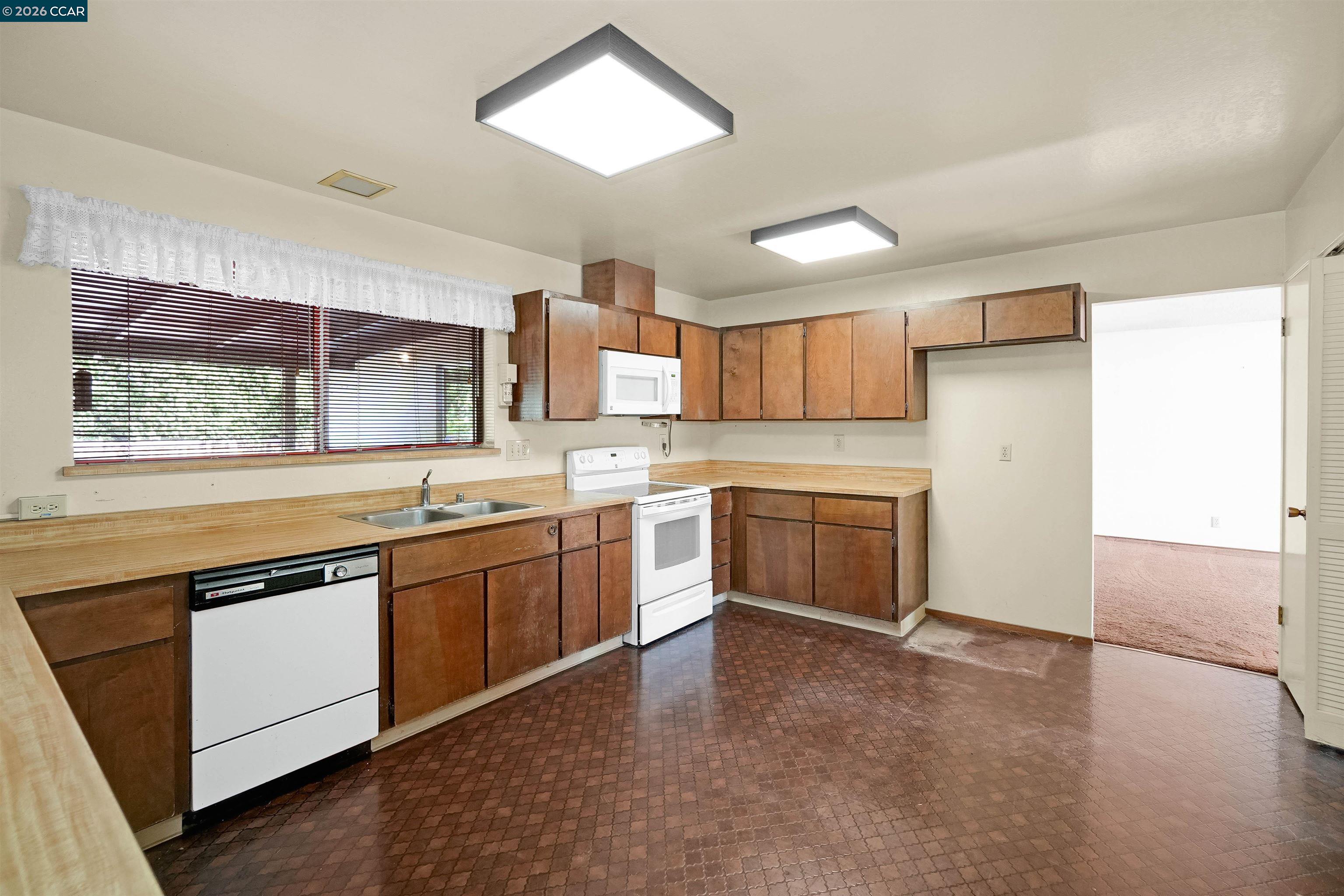 121 Violet Road Hercules, CA 94547 - Photo 24 of 81
