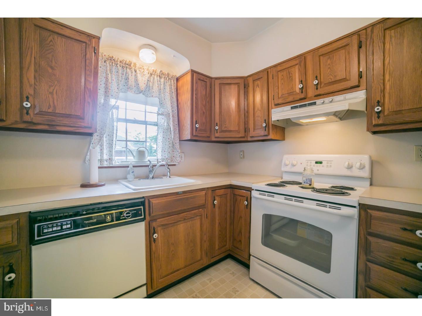 315 West Rose Valley Road Wallingford, PA 19086 - Photo 8 of 25 Kitchen