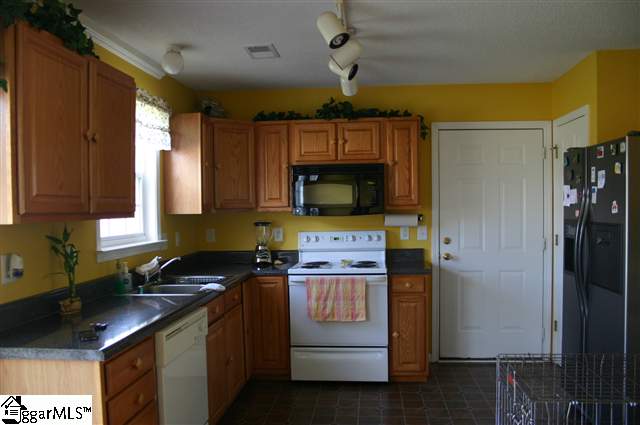 5 Docker Way Greer, SC 29650 - Photo 4 of 7 Gallery Image 4