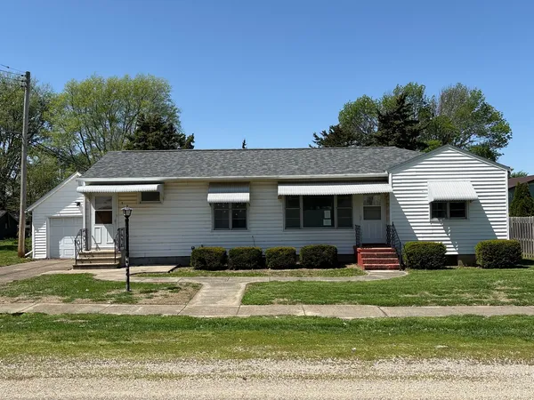 $70,000 | 109 North 3rd Street, Hartsburg, IL 62643