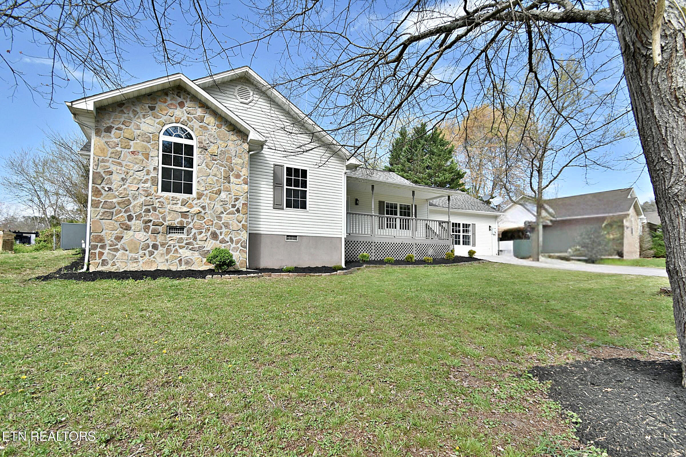 2913 Village Lane Sevierville, TN 37863 - Photo 3 of 34 3 (1)