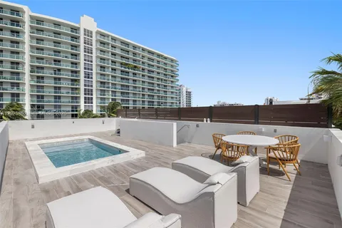 $2,499,000 | 1525 Bay Road, Miami Beach, FL 33139