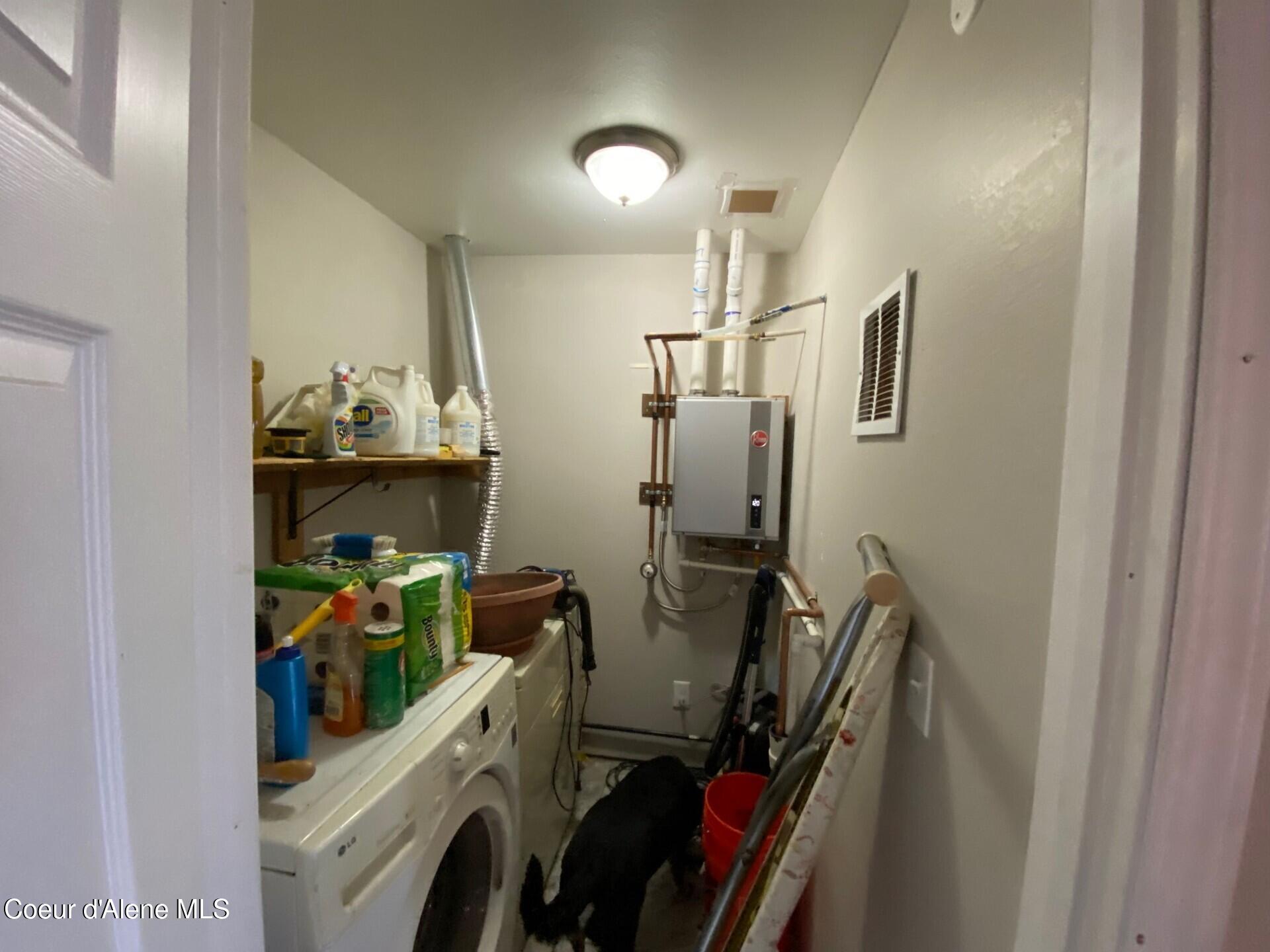 696 Raven Ridge Sandpoint, ID 83864 - Photo 29 of 62 laundry