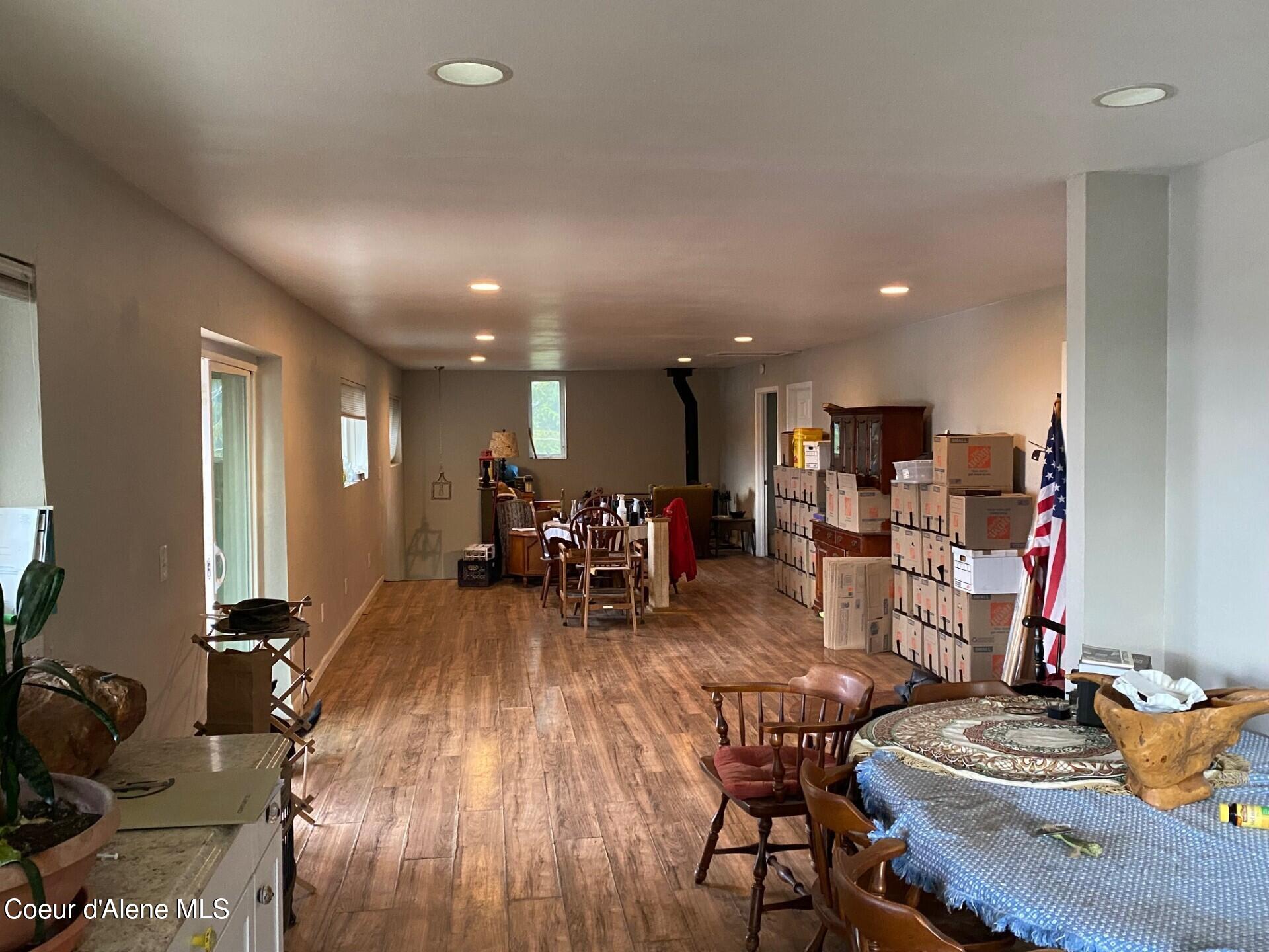 696 Raven Ridge Sandpoint, ID 83864 - Photo 3 of 62 kitchenliving2