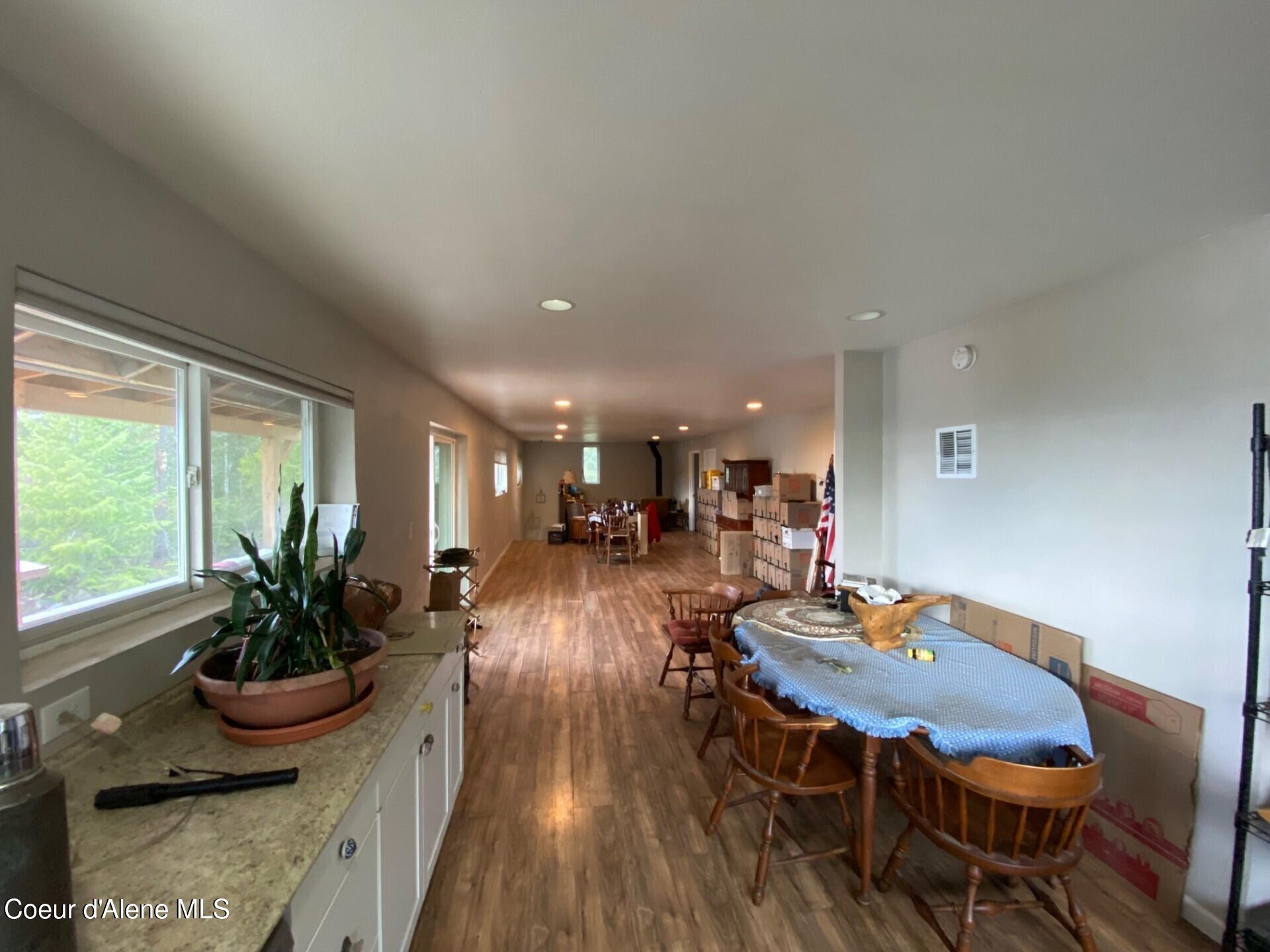 696 Raven Ridge Sandpoint, ID 83864 - Photo 7 of 62 kitchenliving