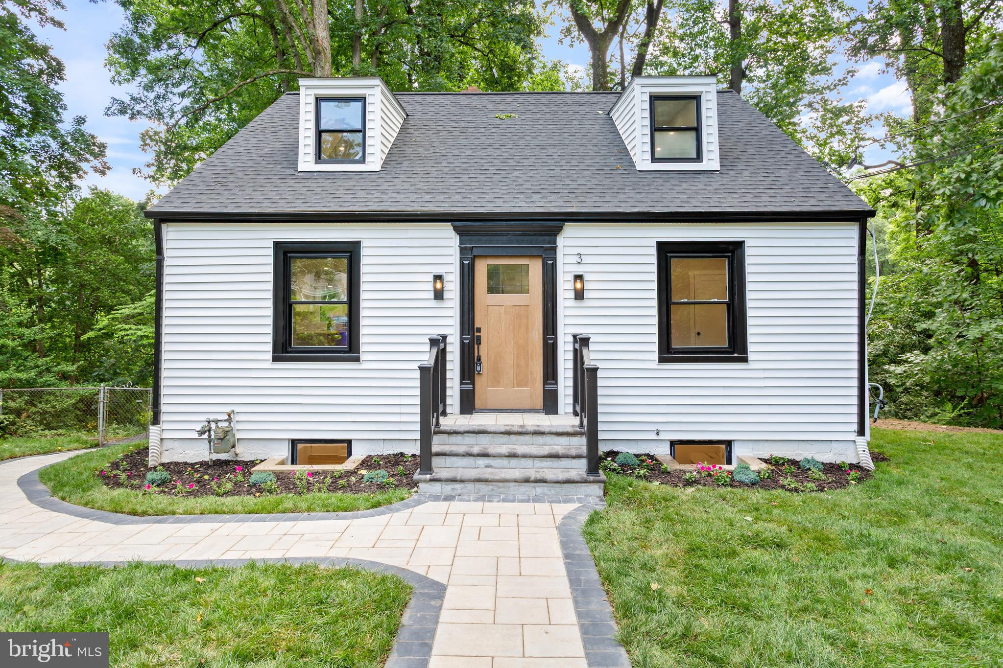 3 Knox Place Silver Spring, MD 20901 - Photo 3 of 40 Gallery Image 3