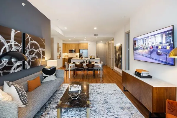 $1,925 | 1317 Post Oak Park Drive, Unit 244, Houston, TX 77027