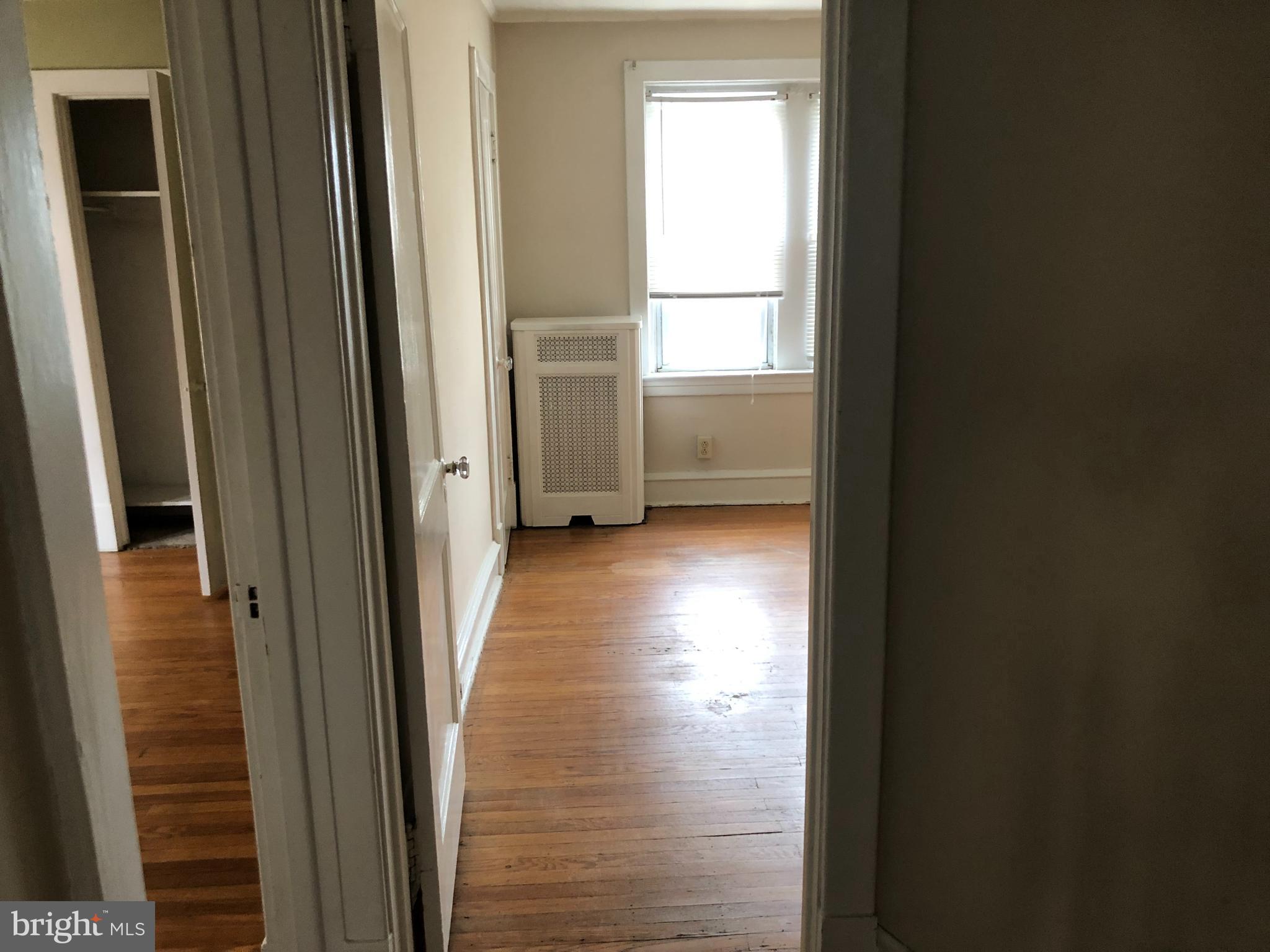 105 Overhill Road Upper Darby, PA 19082 - Photo 4 of 9