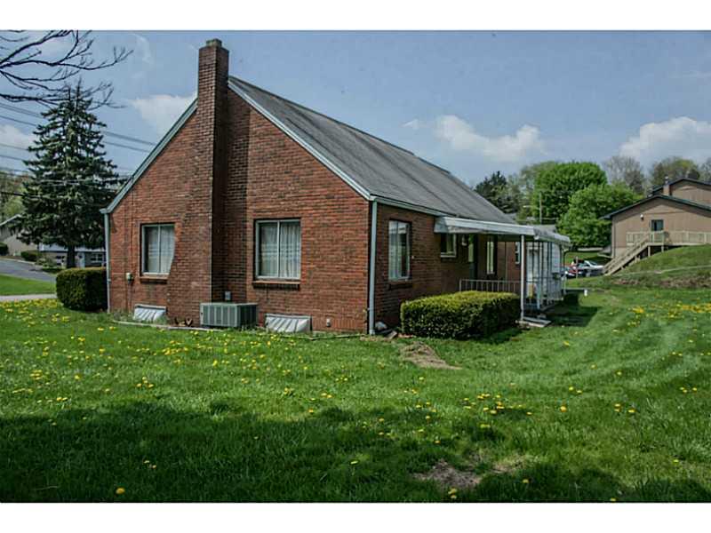 212 Alameda Road Butler, PA 16001 - Photo 3 of 19 Exterior Back.