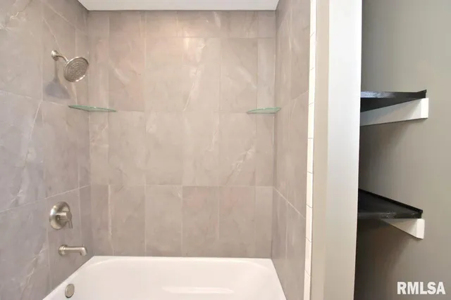 $185,990 | 8504 West Main Street, Mapleton, IL 61547