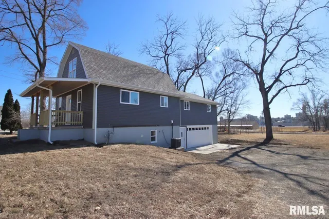 $185,990 | 8504 West Main Street, Mapleton, IL 61547