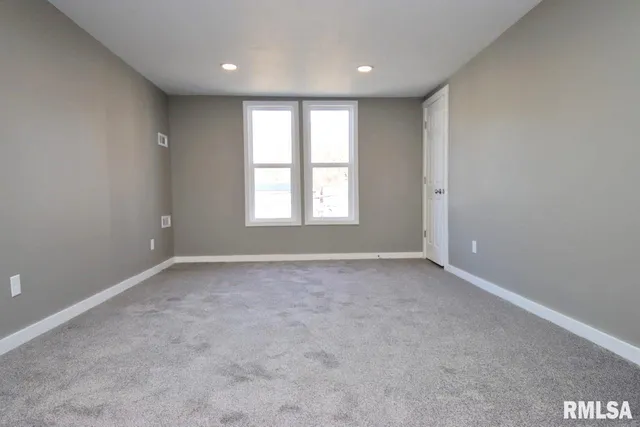 $185,990 | 8504 West Main Street, Mapleton, IL 61547