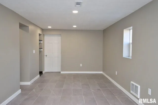 $185,990 | 8504 West Main Street, Mapleton, IL 61547