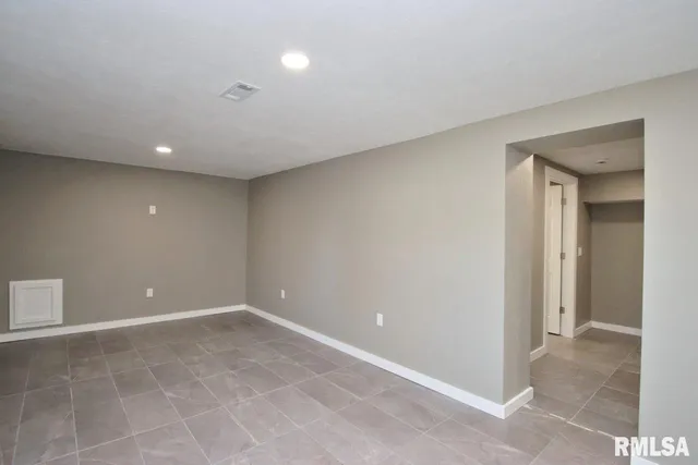 $185,990 | 8504 West Main Street, Mapleton, IL 61547