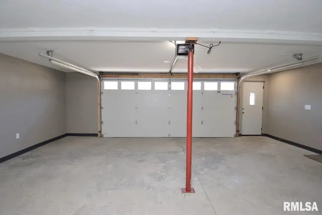 $185,990 | 8504 West Main Street, Mapleton, IL 61547