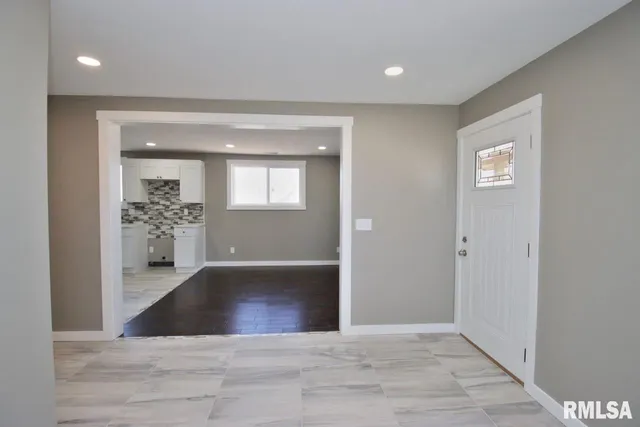 $185,990 | 8504 West Main Street, Mapleton, IL 61547